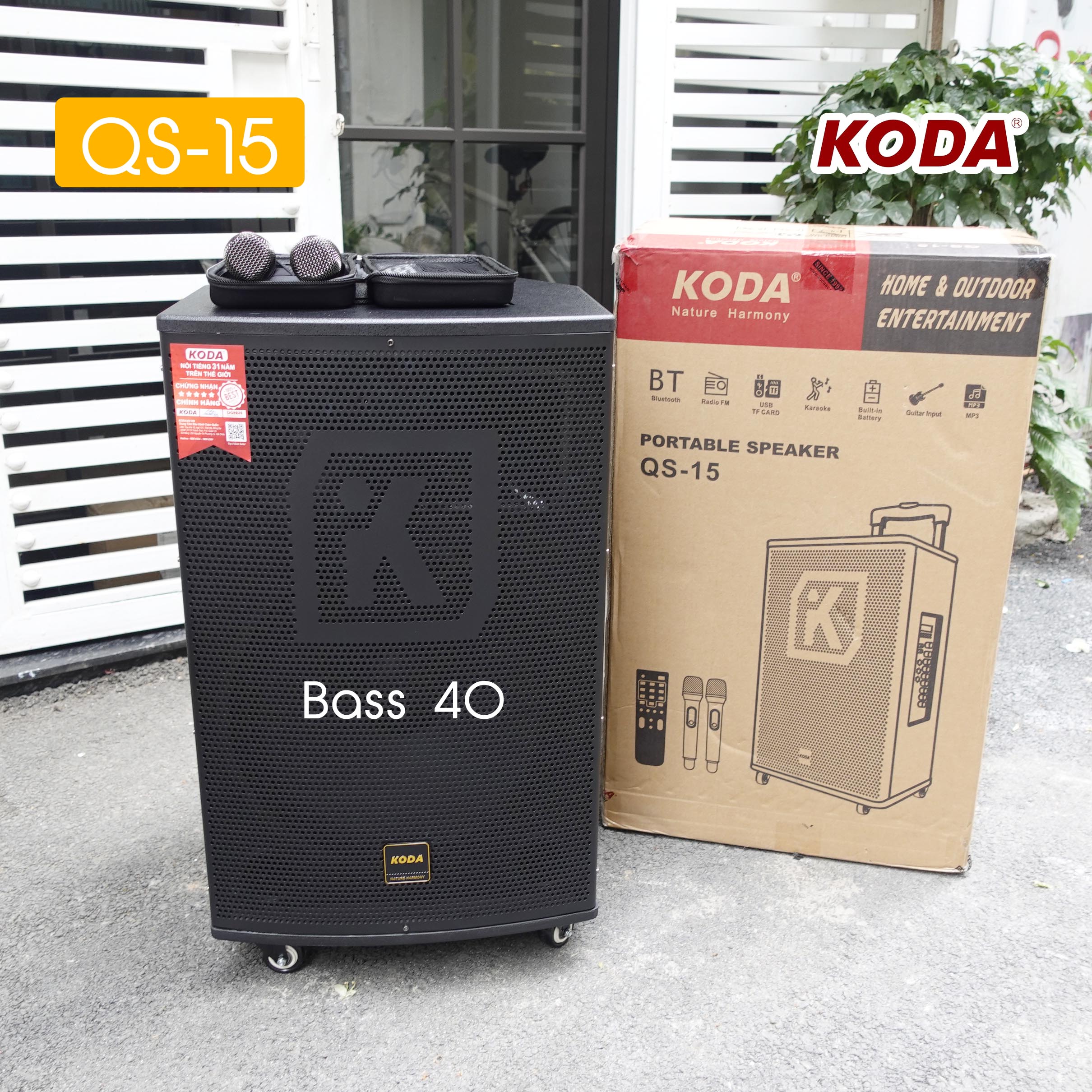 Loa kéo KODA QS15 Bass 40, âm thanh cao cấp, cặp micro không dây UHF kim loại